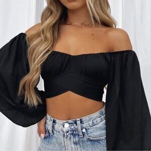 NWT, Black White Fox Boutique long sleeve crop top size S